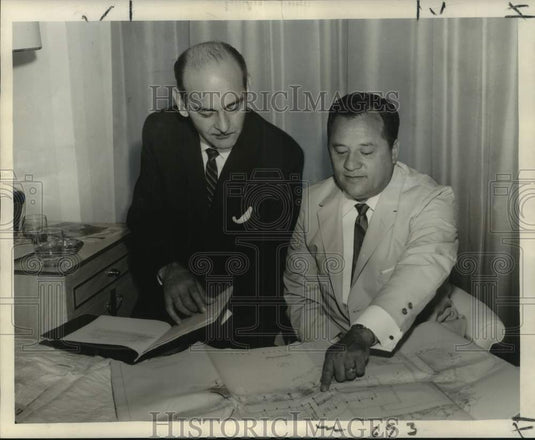1962 Press Photo Roberto Bianchi & Juan Sencial of Guatemala Review Tourism Plan