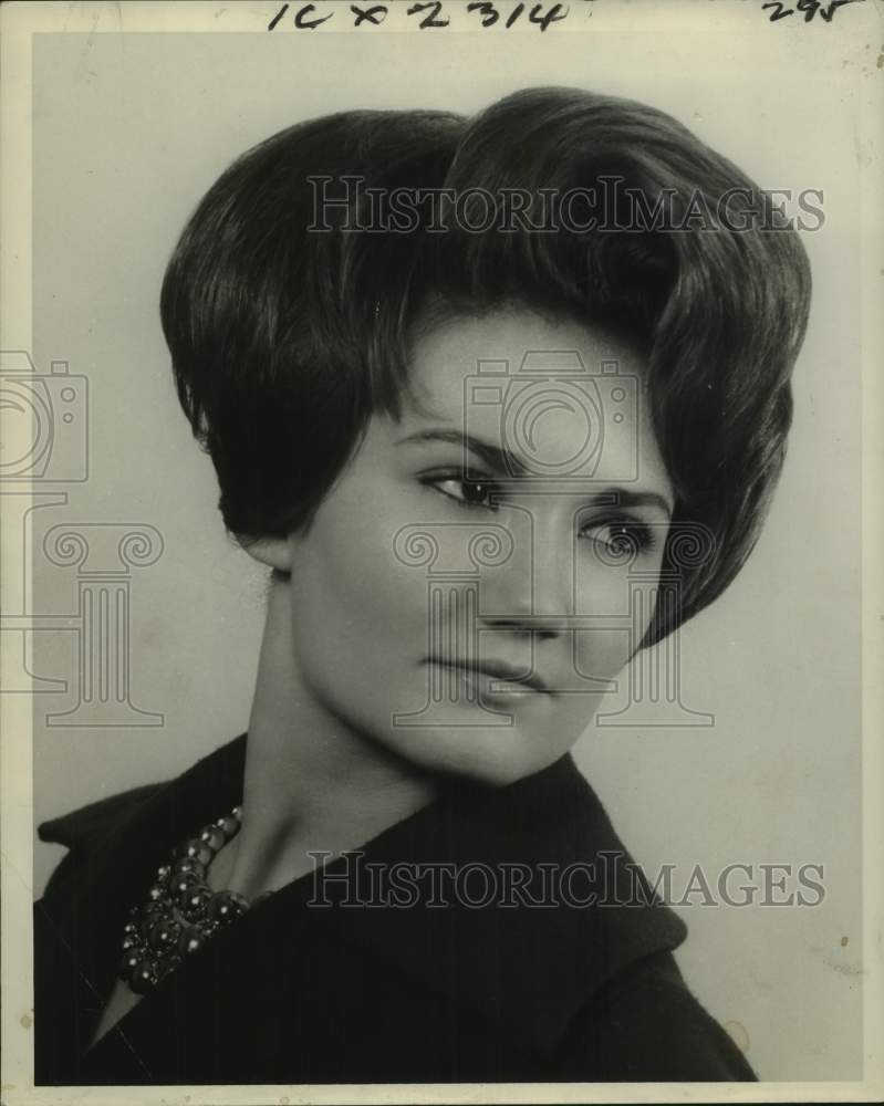 1962 Press Photo Sandra Serth, Warren Easton Distributive Education Club