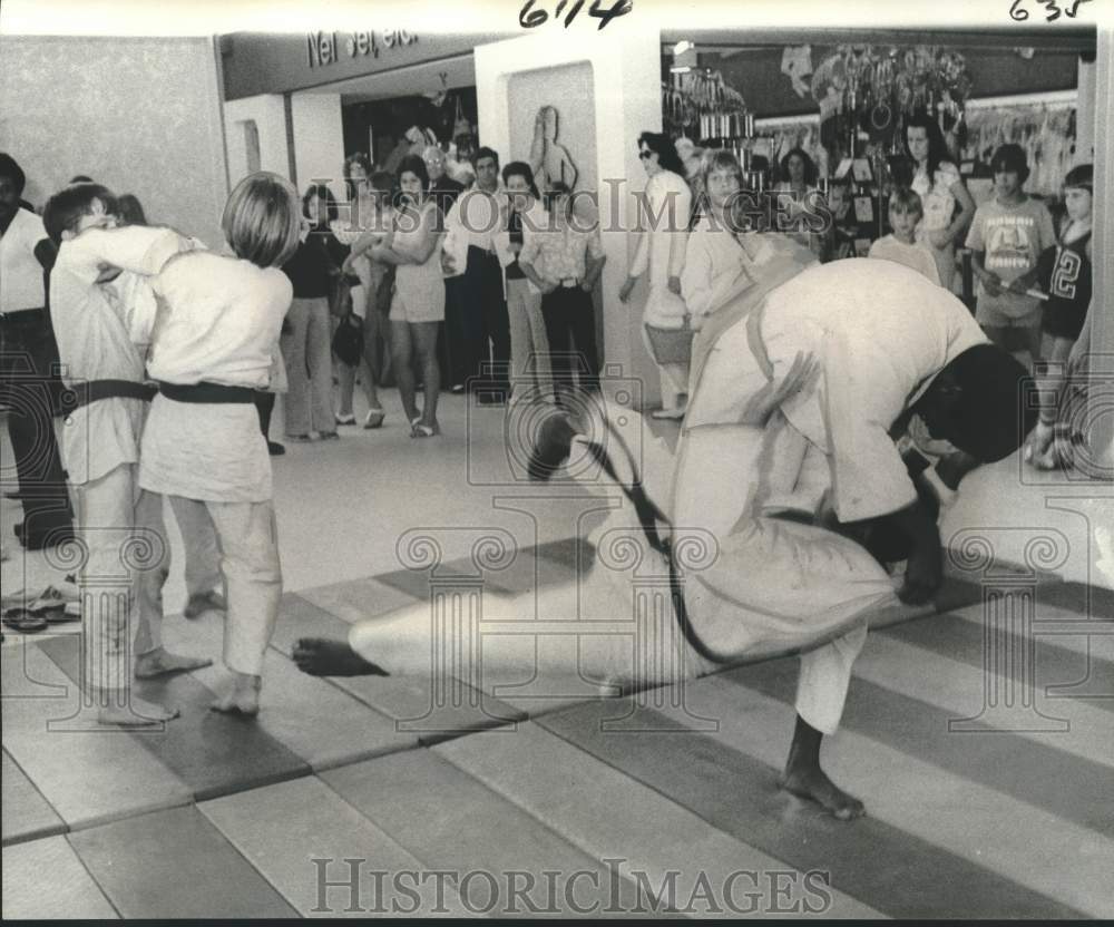 1976 Press Photo Family Recreation Center Class in Metairie, Louisiana- Historic Images