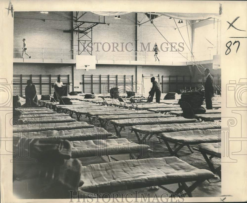 Load image into Gallery viewer, 1965 Press Photo YMCA converted to dorm for visiting Rex parade bandsmen.
