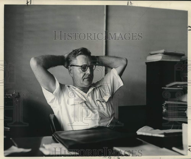 Load image into Gallery viewer, 1952 Press Photo M. A. Wolcott, Editor, Daily Iberian, Discussed Crop Diversity
