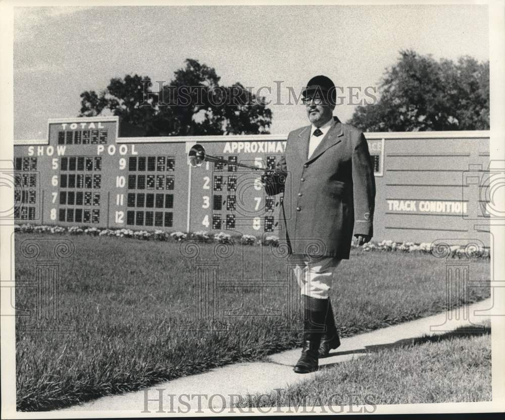 1973 Press Photo Charlie Young, F.G. Bugler at the Fair Ground in New Orleans- Historic Images