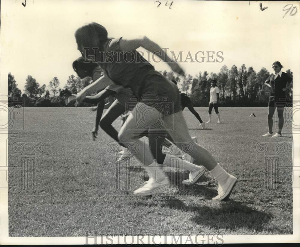 1973 Press Photo Female athletes during practice - noc41499- Historic Images