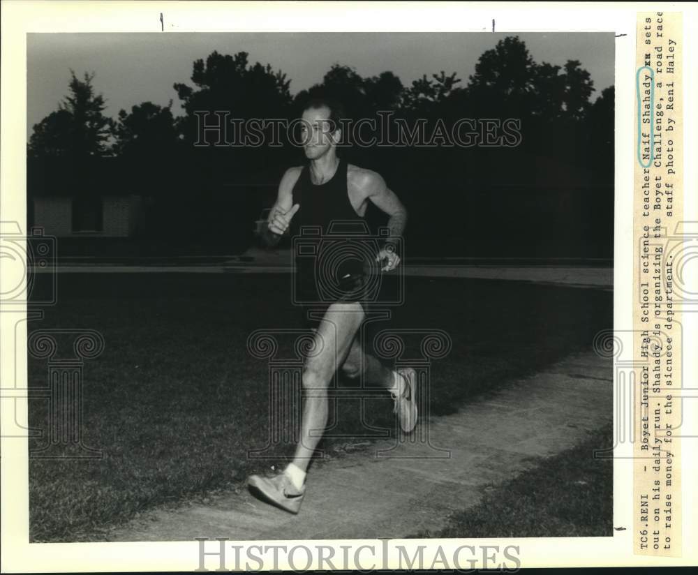 1989 Press Photo Boyet Junior High School - Naif Shahady on Run - noc41738- Historic Images