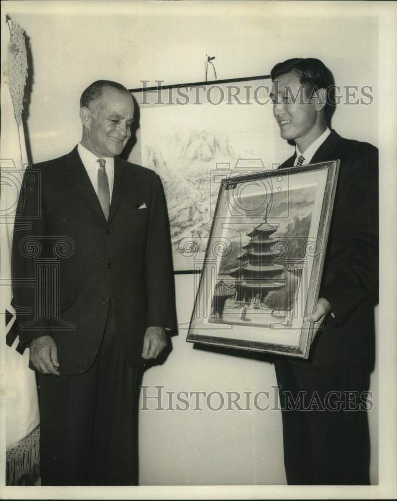 Load image into Gallery viewer, 1968 Press Photo James J. Coleman and S.M. Youn at Korean Art Exhibit
