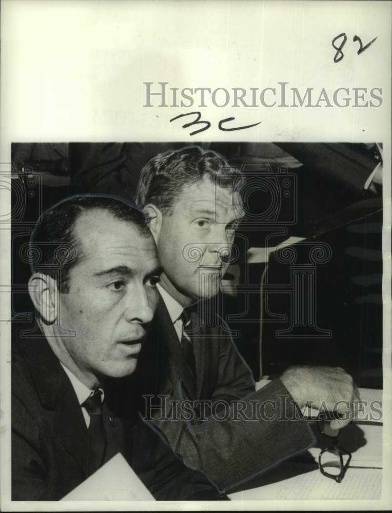 1966 Press Photo Raymond Shafer, gubernatorial candidate with Craig Traux