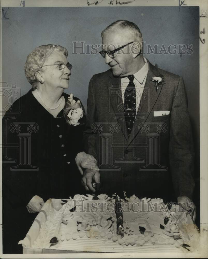 1955 Press Photo Mr. and Mrs. Henry P. Ziemer celebrate 50th wedding anniversary