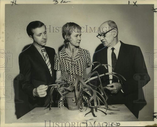 1971 Press Photo Patio Planters - Charles Minton and Other Leaders, New Orleans