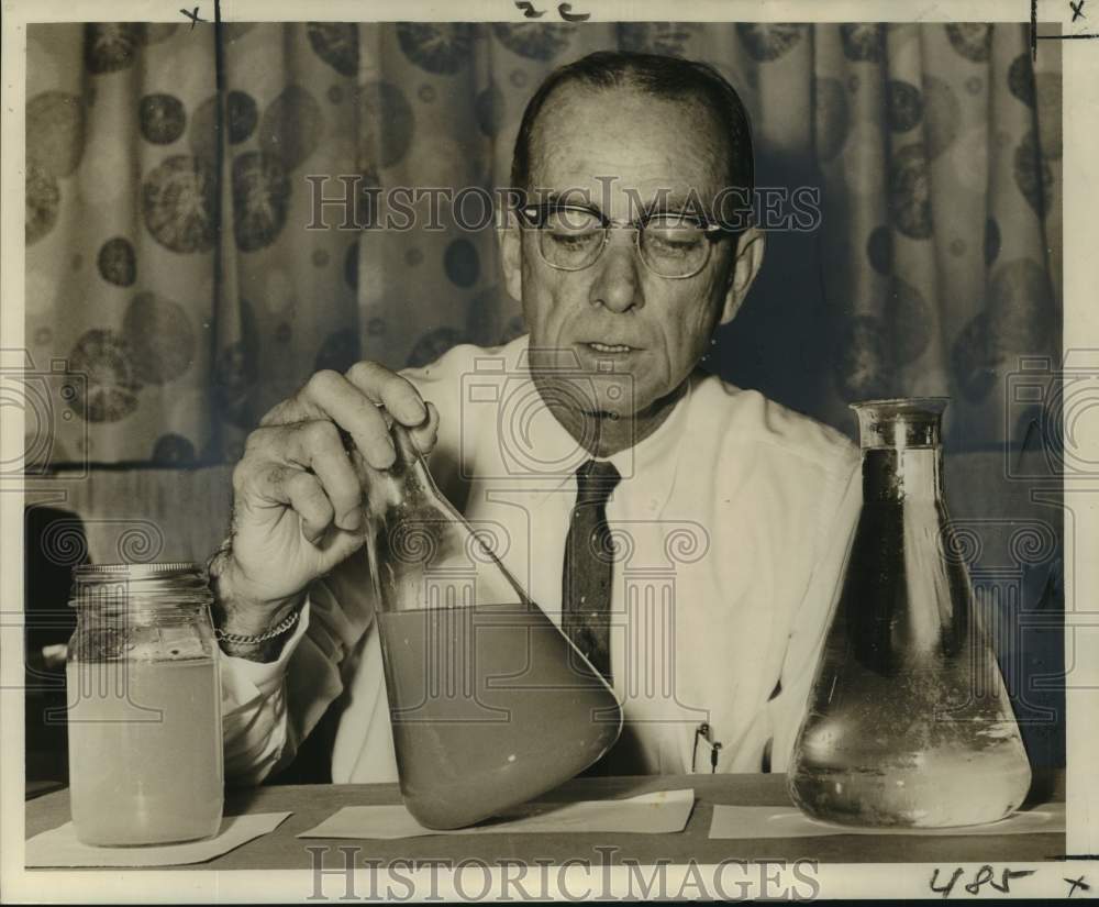 1962 Press Photo W.D. Young Jr., general superintendent Jefferson Parish water