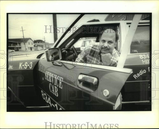 1995 Press Photo Richard Zorthian, owner of A Service Cab company of Metairie- Historic Images