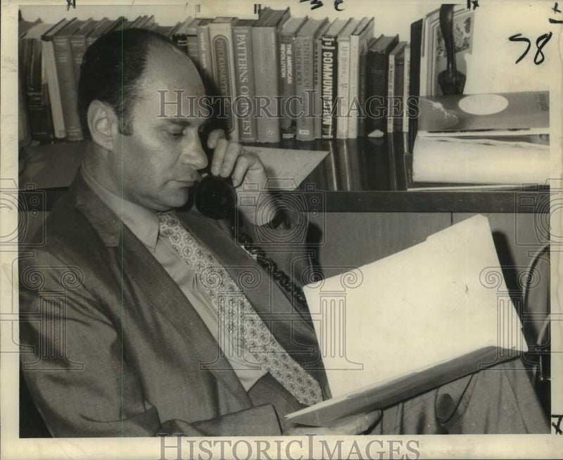Load image into Gallery viewer, 1969 Press Photo Richard Zeiinger, chairman Louisiana Adoption Resource Exchange
