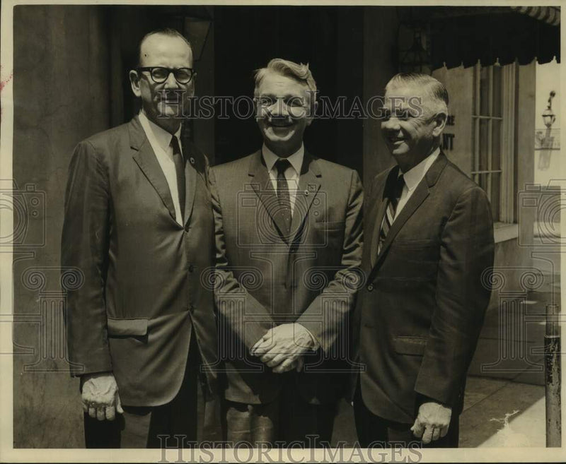 Load image into Gallery viewer, 1967 Press Photo Phillip Zollinger, John Cronin, Angus Eason at Bourbon Street
