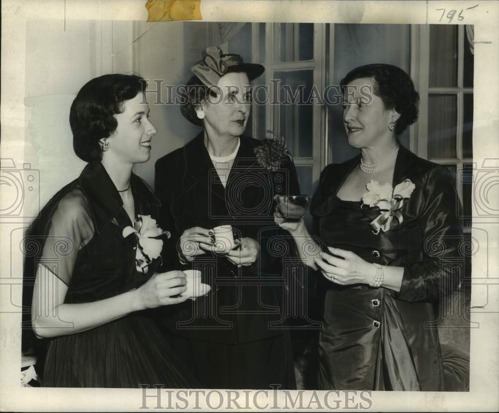 1952 Press Photo New Orleans Garden Club - Elsa Huber and Other Members
