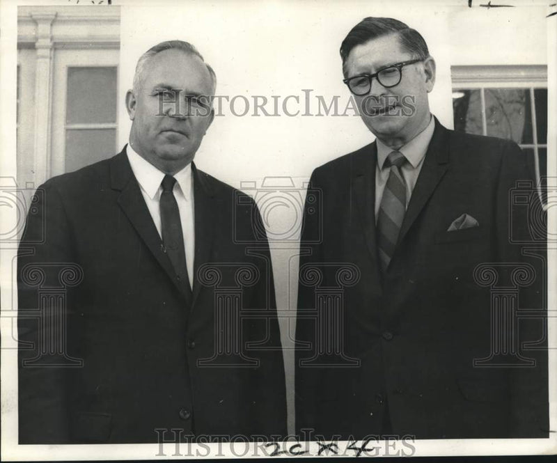 Load image into Gallery viewer, 1968 Press Photo Conference for Evangelism - W.H. Jackson and Leonard Sanderson
