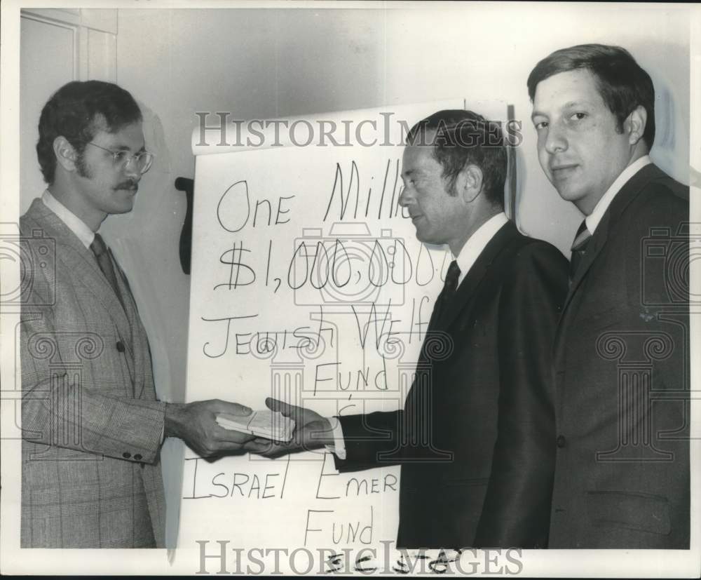 1969 Press Photo New Orleans Jewish Welfare Fund - Harold Salmon and Officials