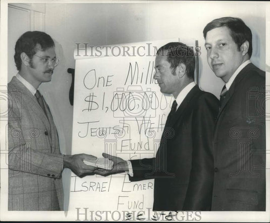 1969 Press Photo New Orleans Jewish Welfare Fund - Harold Salmon and Officials