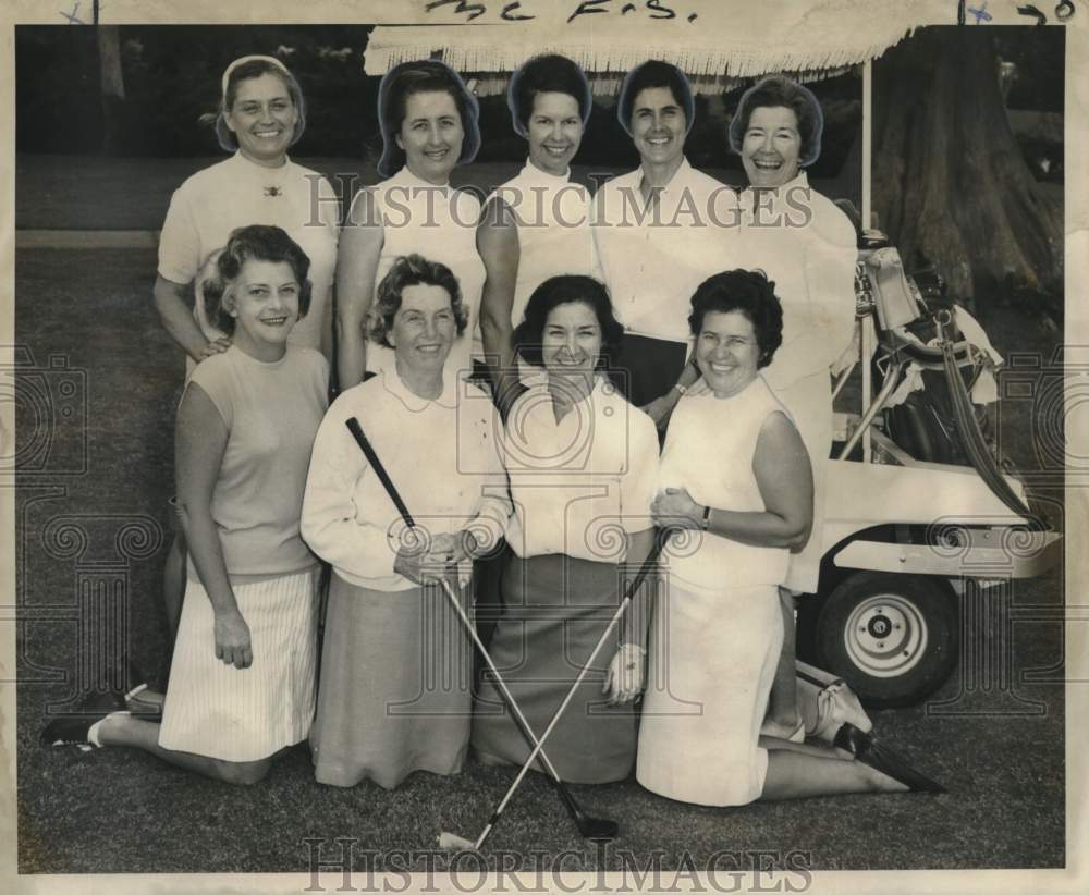 1969 Press Photo Mrs. H. Salmon and other golf winners of Lakewood golf tourney- Historic Images