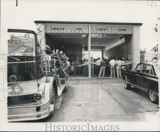 1966 Press Photo Dedication ceremonies of Fire Engine No. 49 at Chef Menteur