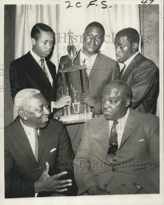 1969 Press Photo Ernest Wright and participants at Gridiron Banquet - noc45043
