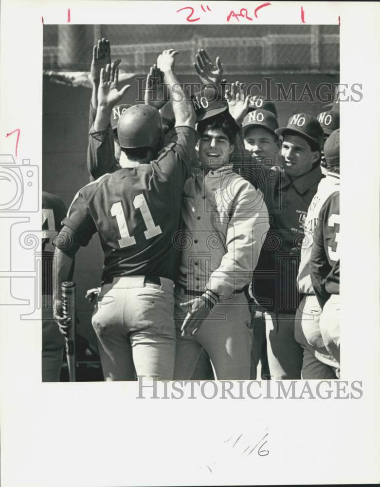 1988 Press Photo University of New Orleans Baseball - Ted Wood and Teammates- Historic Images