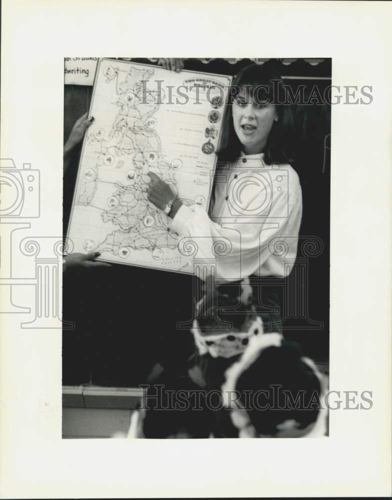 1994 Press Photo St. Benilde School - Lynn Young and Third Graders, Metairie- Historic Images