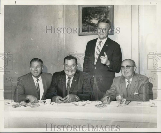 1969 Press Photo Sugar Bowlers at Delmonico's for New Year's Day Classic Meet