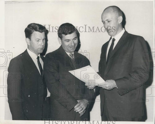 1969 Press Photo New officers of Ministerial Union at 330 St. Charles