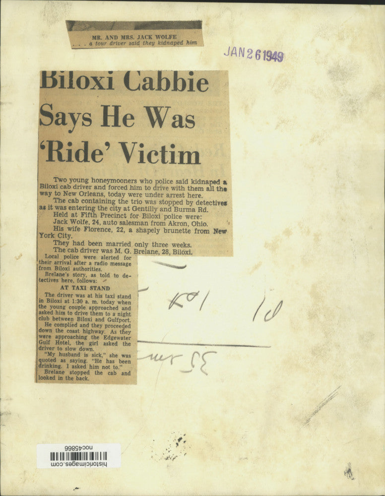 Load image into Gallery viewer, 1949 Press Photo Jack Wolfe &amp; his wife at 5th Precinct arrested for kidnapping.
