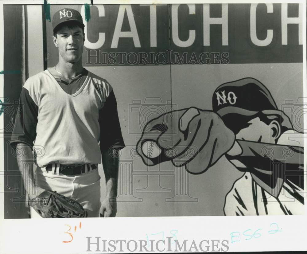 1988 Press Photo University of New Orleans Baseball - Ted Wood, Leftfield- Historic Images