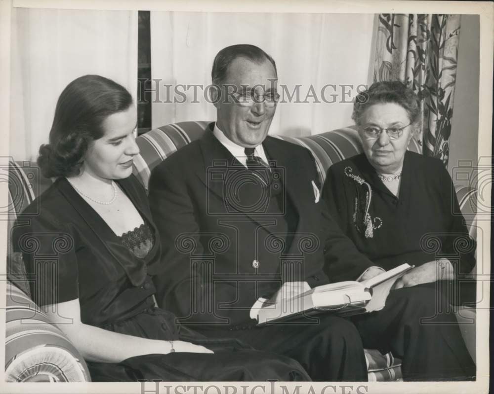 1951 Press Photo Charles Wilson, Defense Mobilization Director, and Family