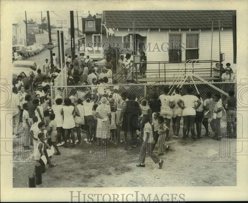 Load image into Gallery viewer, 1971 Press Photo Zion City Playground Opening, New Orleans, Louisiana
