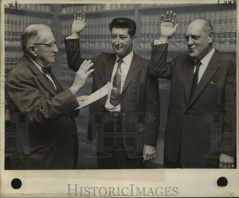 Load image into Gallery viewer, 1957 Press Photo Judge Rivarde administers oath to Vernon Wilty &amp; Herman Gaudet
