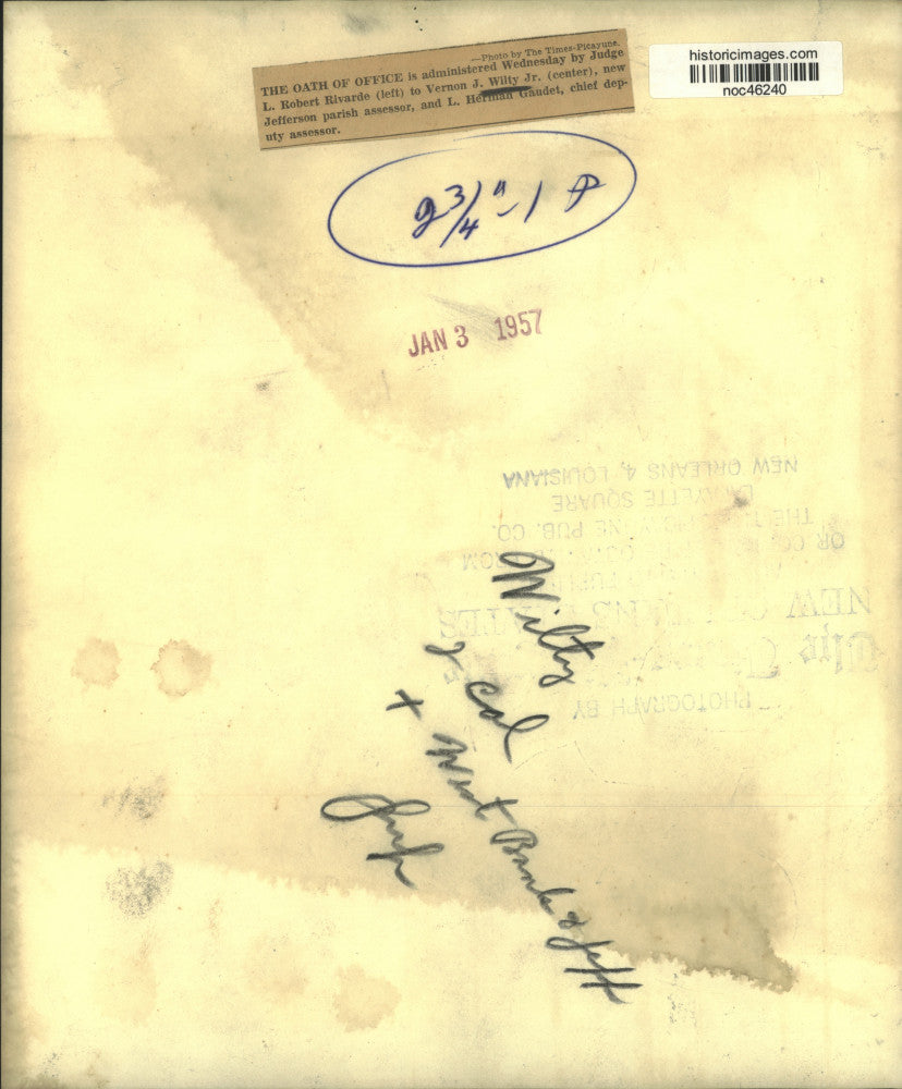 1957 Press Photo Judge Rivarde administers oath to Vernon Wilty & Herman Gaudet