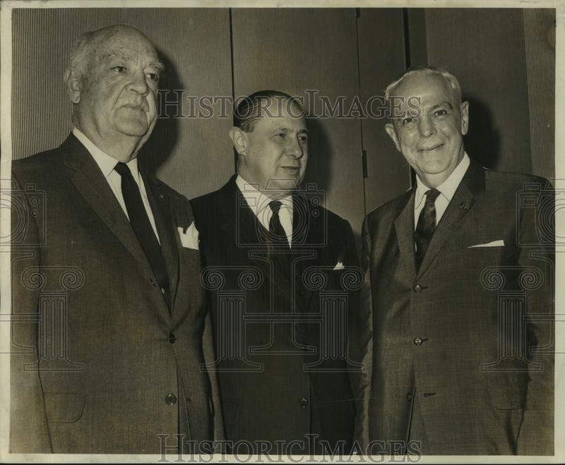 Load image into Gallery viewer, 1967 Press Photo Argentina Ambassador Alvaro C. Alsogaray, Guests in New Orleans
