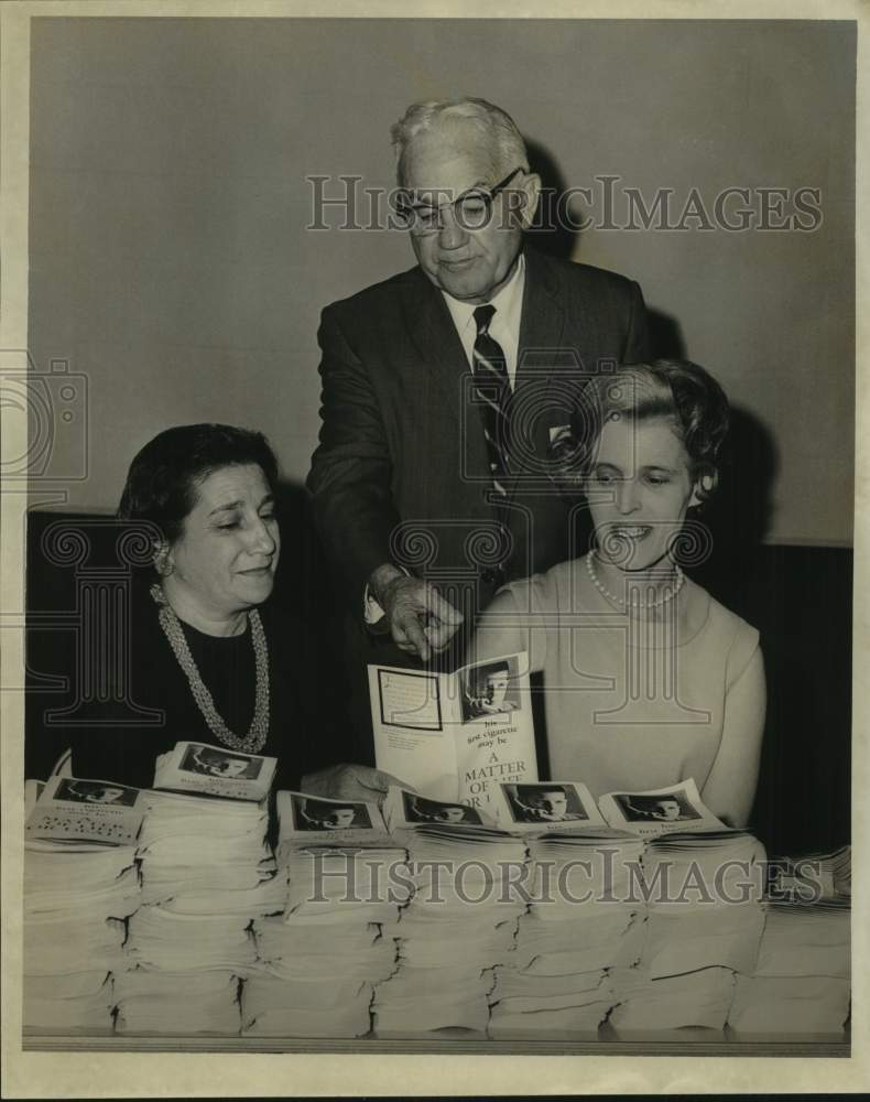 1967 Press Photo Organizers of an anti-smoking meeting at the John F. Kennedy HS