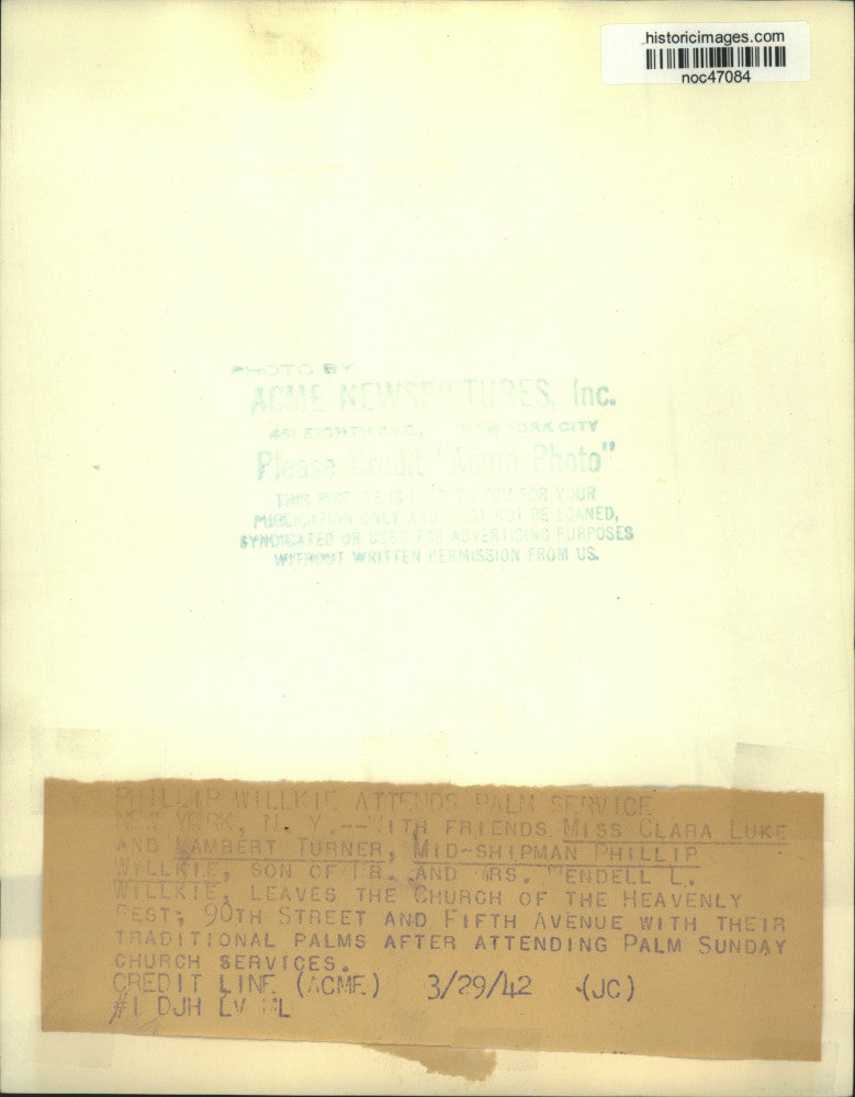 1942 Press Photo Midshipman Phillip Willkie attends Palm services with friends.