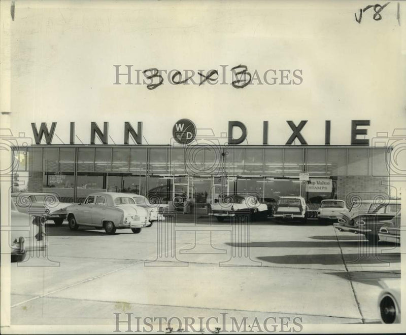 Load image into Gallery viewer, 1960 Press Photo Winn-Dixie's second supermarket on the Westside - noc47636
