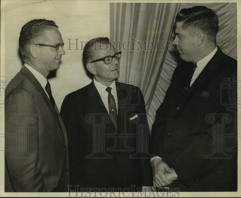 Load image into Gallery viewer, 1966 Press Photo Bruno Wojcik with Public Relations Society members - noc47723
