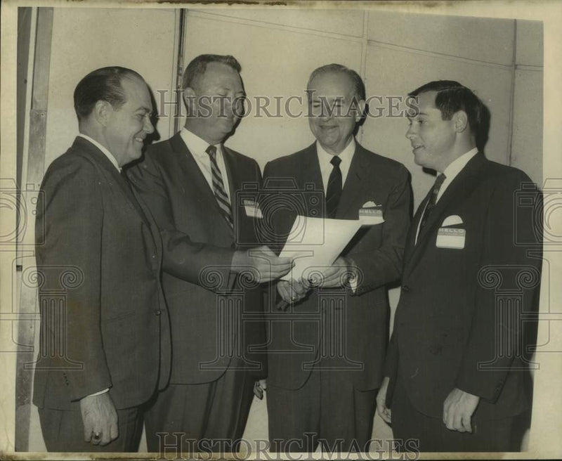 Load image into Gallery viewer, 1968 Press Photo Clarence Yancey and other lawyers meet at Roosevelt Hotel.
