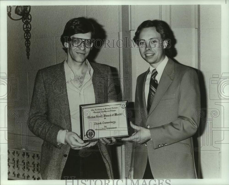 Load image into Gallery viewer, 1961 Press Photo David Cronenberg, writer received award from Tim Wohlgemuth
