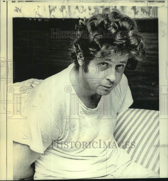 1971 Press Photo George Whittington getting up from bed - noc48521- Historic Images