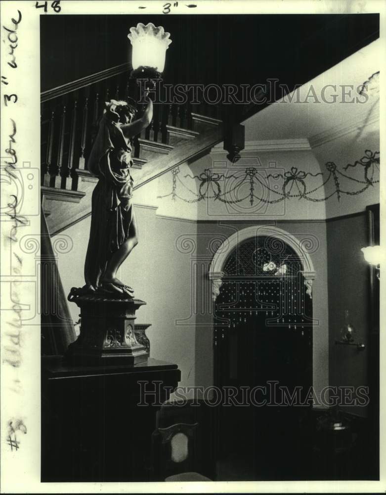 1981 Press Photo Frieze in front entrance hall restored - noc48522- Historic Images