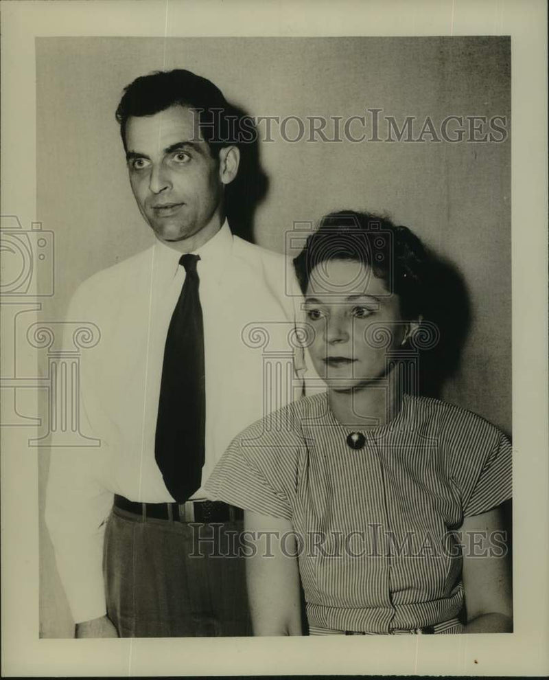 Load image into Gallery viewer, 1948 Press Photo Frank Wynn and Fashion Designer Hermione Wynn of New Orleans

