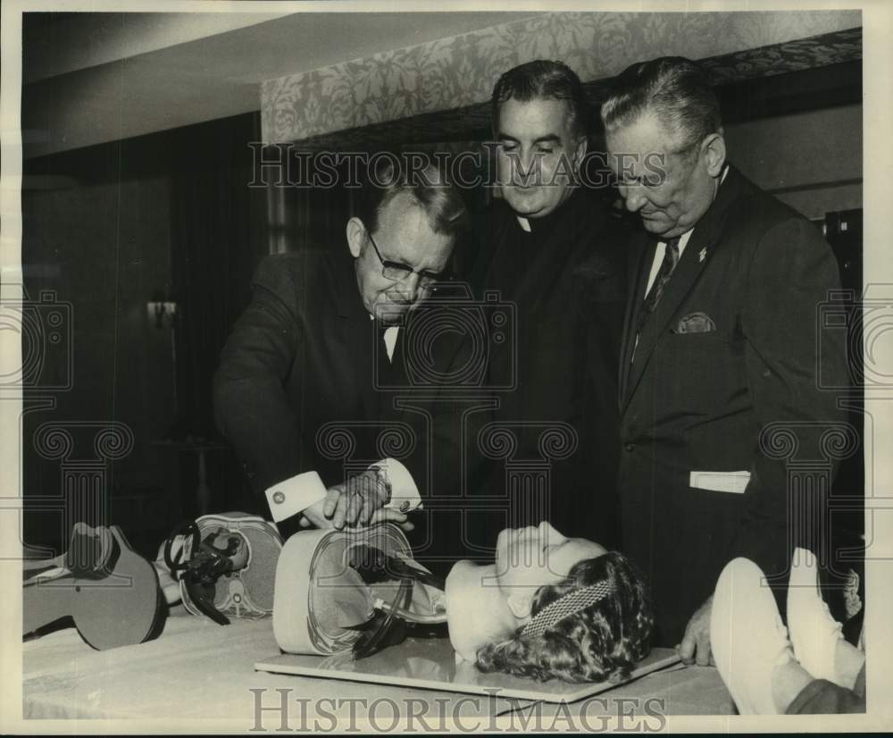 1969 Press Photo American Academy of Orthopedic Surgeons Emergency Care Course- Historic Images