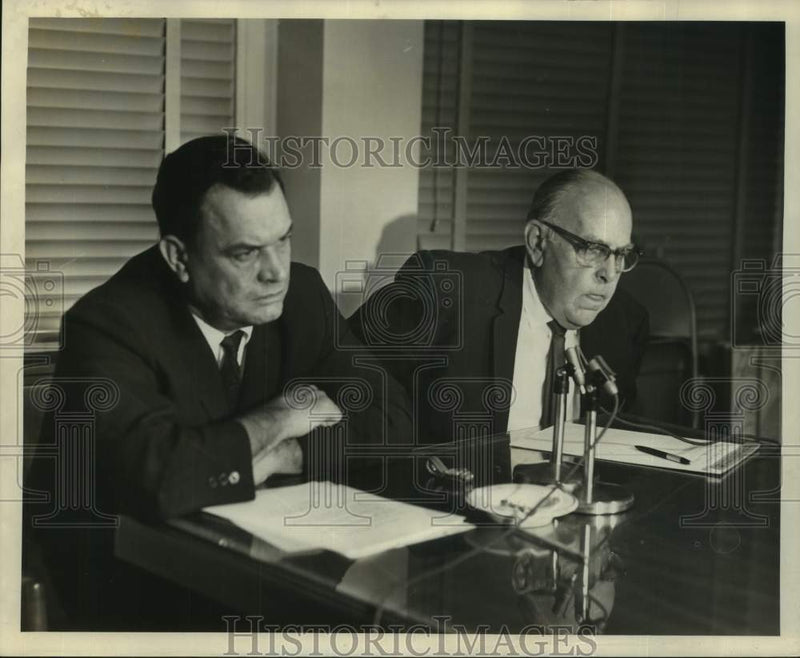 Load image into Gallery viewer, 1966 Press Photo Earl Yeargan, A.P. Stoddard, Hospitality Workers' Reps
