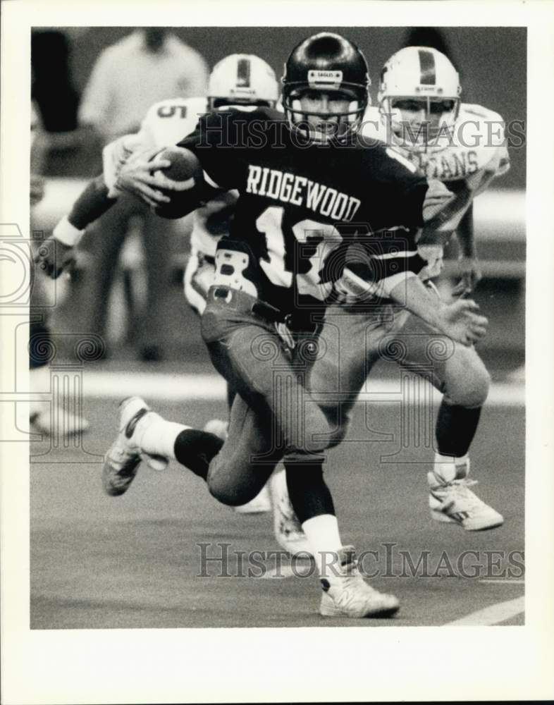 1988 Press Photo David Shaw, Ridgewood School Football, Runs Down Field- Historic Images