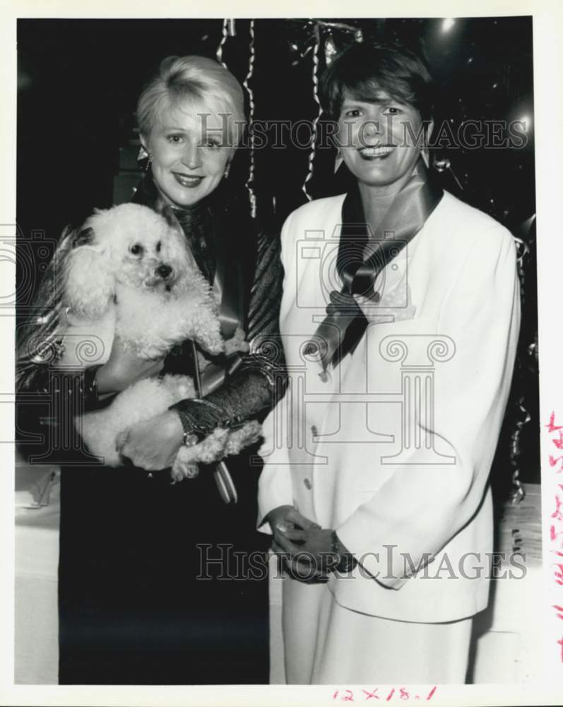 Load image into Gallery viewer, 1993 Press Photo Angela Hill, Snowball the Dog and Peggy Wilson at SPCA Event
