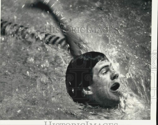 1983 Press Photo Episcopal's Bruce Weller in 200-Yard Relay at Swim Championship- Historic Images