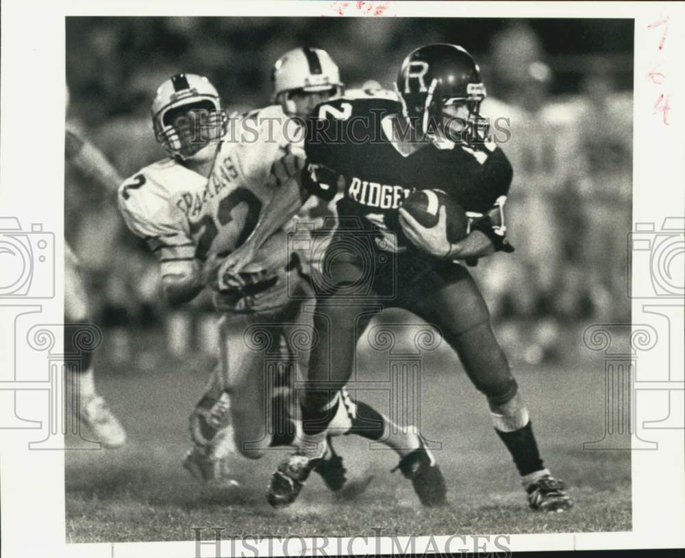 1988 Press Photo Ridgewood&#39;s Dave Shaw tries to escape from Ecole Classique- Historic Images