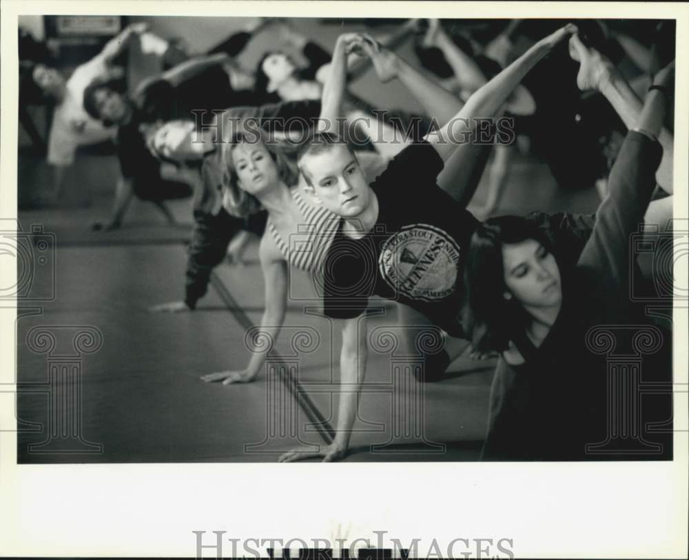 1989 Press Photo Hatha Yoga students at Every Body&#39;s - noc50038- Historic Images